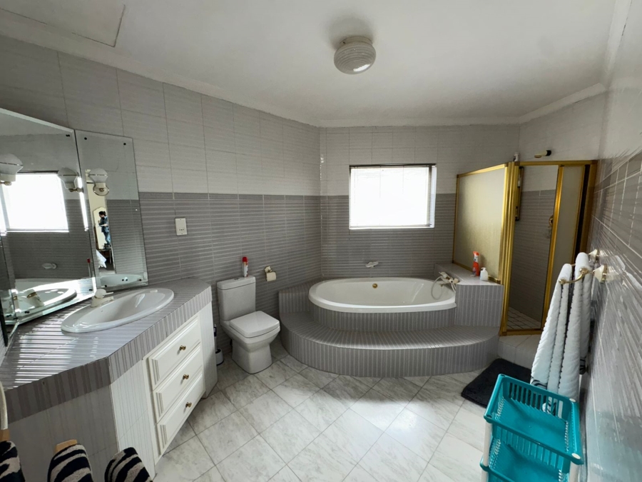 3 Bedroom Property for Sale in Protea Park North West